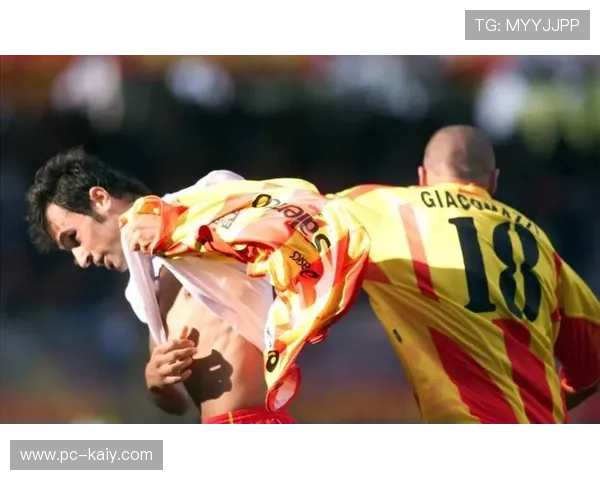 意甲球员参与老年关怀项目，代际交流